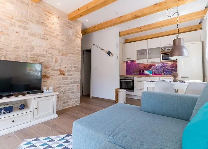 Apartamento House - Ap. 2 *